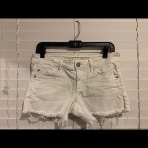 American Eagle size 6 Jean Short